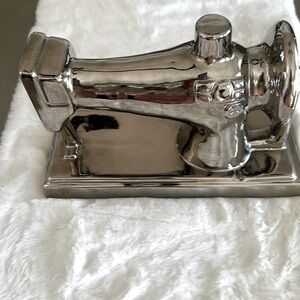 CERAMIC- Chrome tone Sewing Machine.  EUC.  Great for hobbyists.